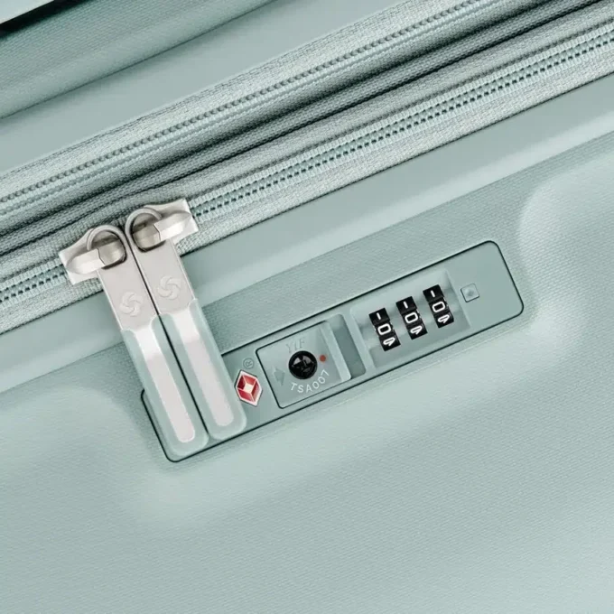 Elevation™ plus elevation™ plus hardside large spinner
