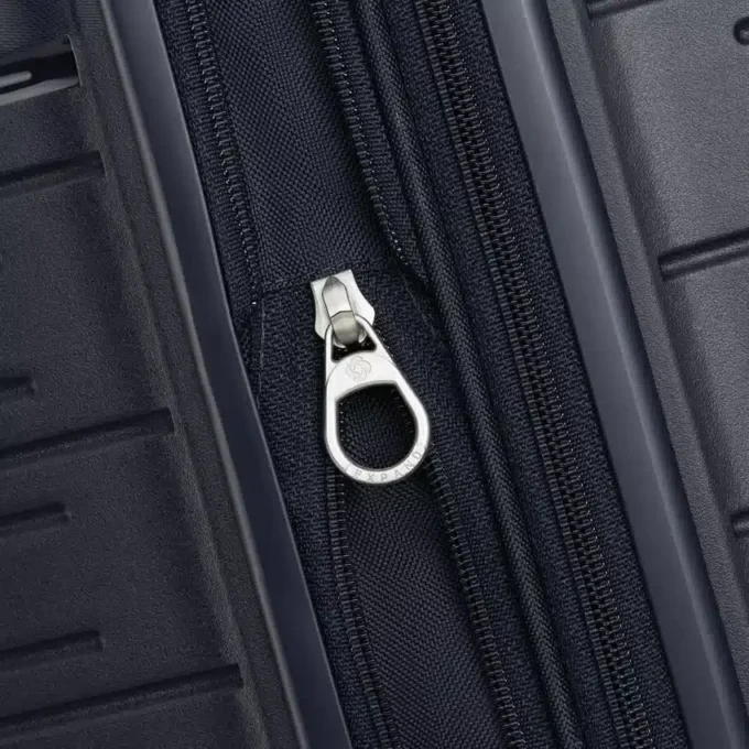 Elevation™ Plus hardside medium glider™ Elevation™ Plus hardside medium glider™