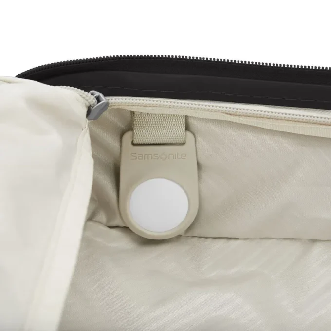 Silhouette 18 hardside medium spinner