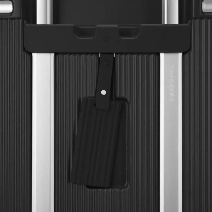 Silhouette 18 hardside medium spinner