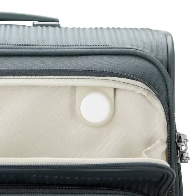 Silhouette 18 softside medium spinner