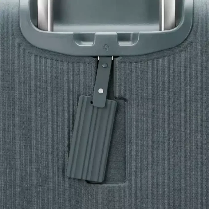 Silhouette 18 softside medium spinner