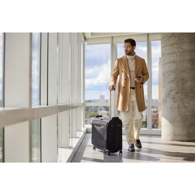Silhouette 18 softside tøjpose med hjul Silhouette 18 softside tøjpose med hjul