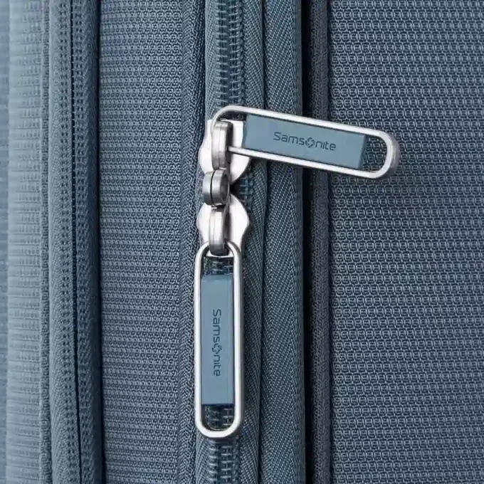 Uplift softside large spinner Uplift softside large spinner